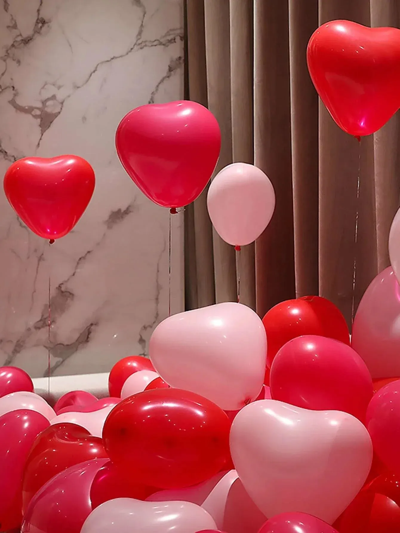 20 Heart Shaped Balloons for Valentines Day Decor