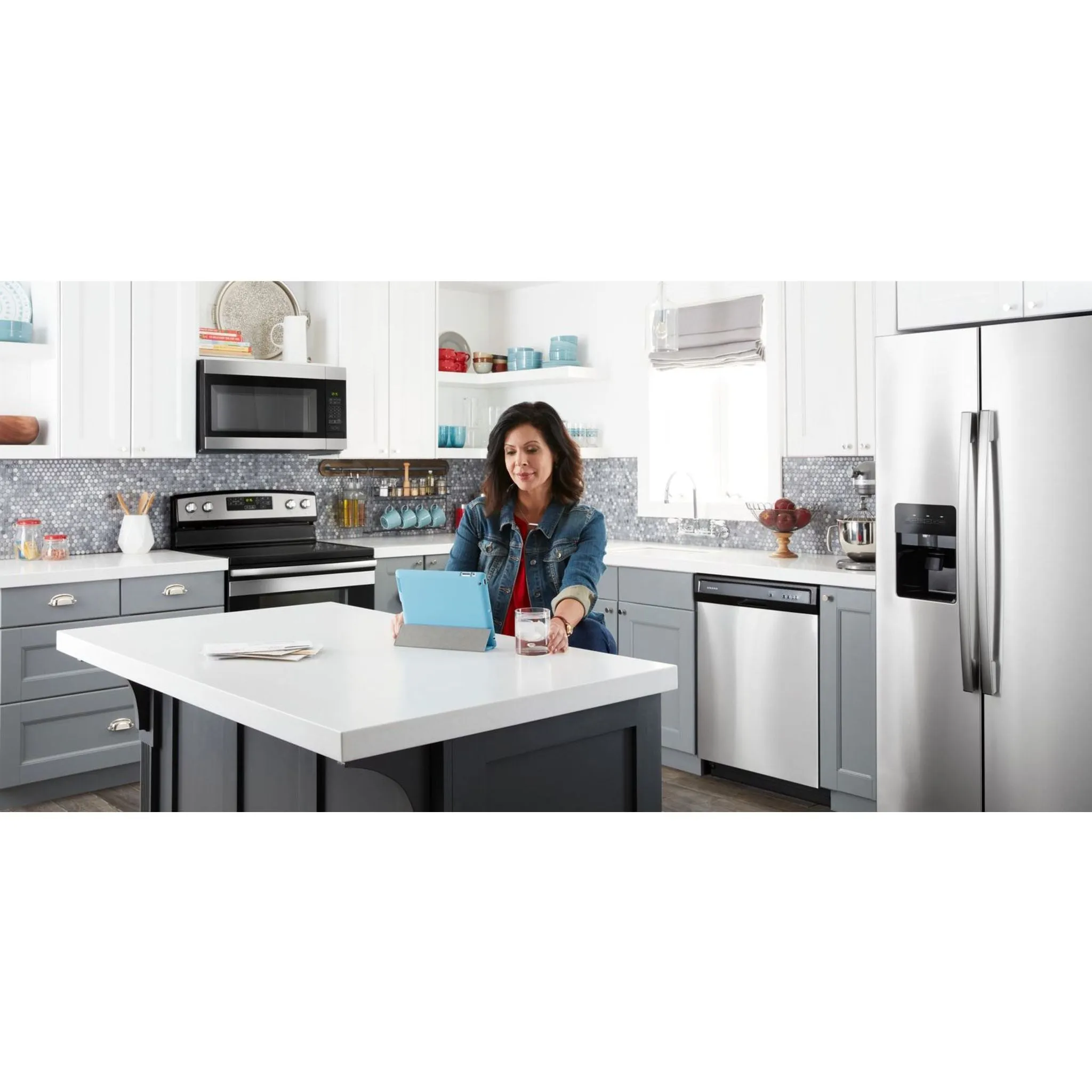 Amana 33" Side-by-Side Refrigerator with Dual Pad External Ice and Water Dispenser (ASI2175GRS)