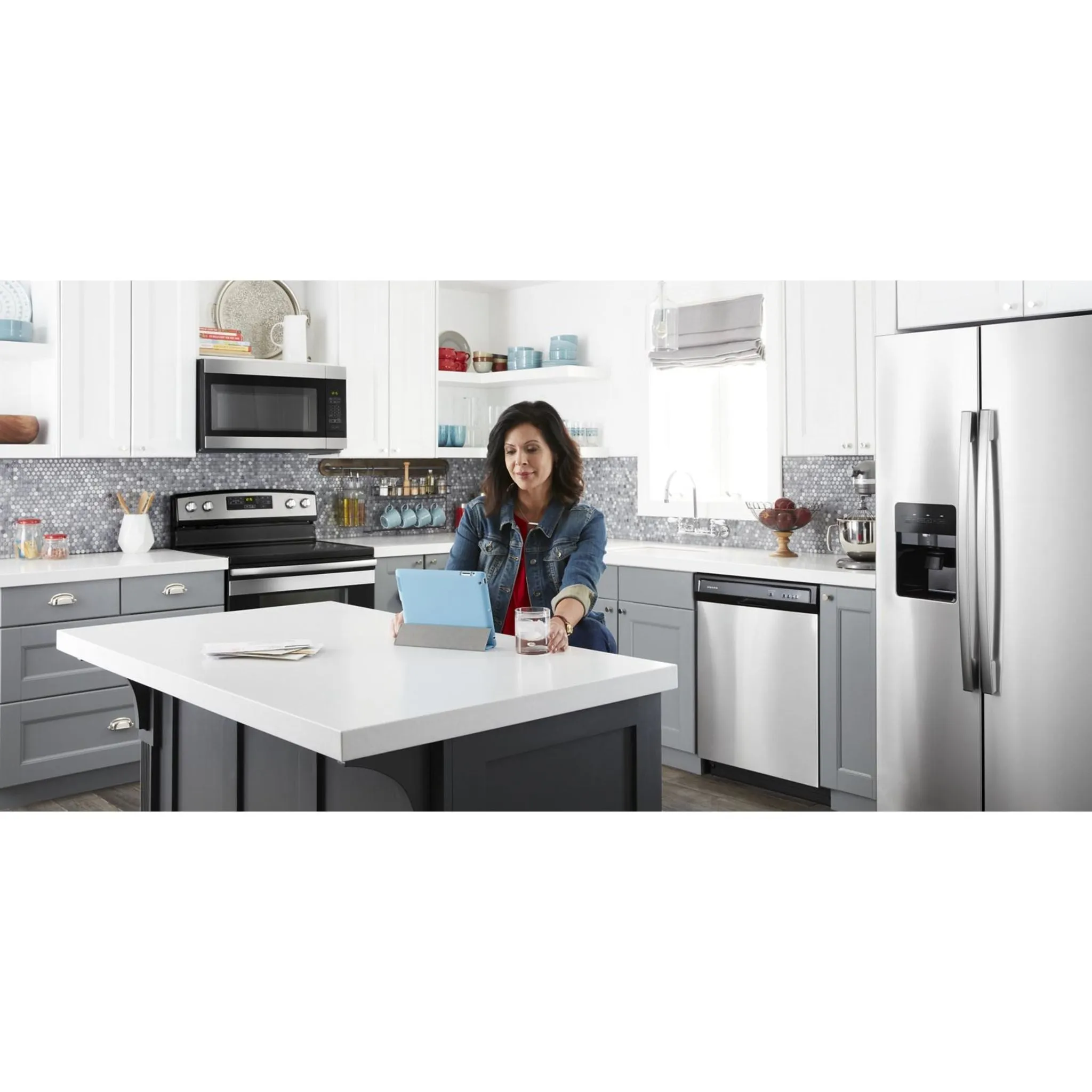 Amana 33" Side-by-Side Refrigerator with Dual Pad External Ice and Water Dispenser (ASI2175GRS)