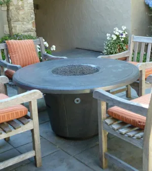 American Fyre Designs Cosmopolitan Round Fire Table