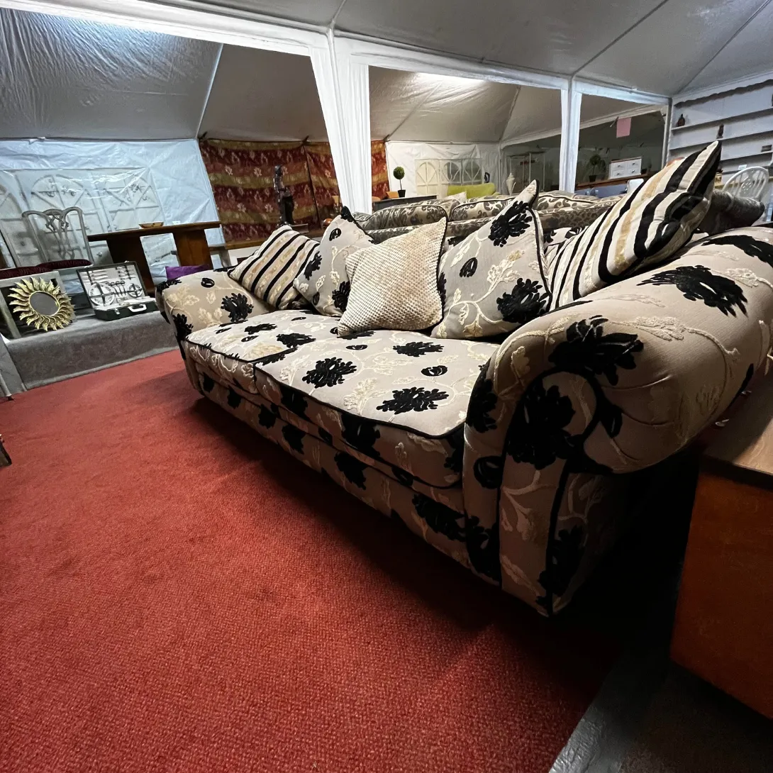 DFS Settee/Sofa