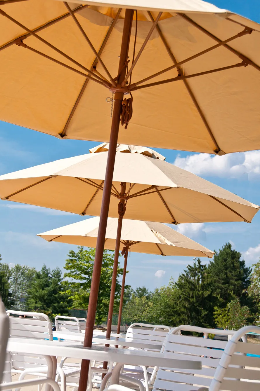 Frankford 845FM 7.5' Monterey Pulley Lift Fiberglass Market Umbrella