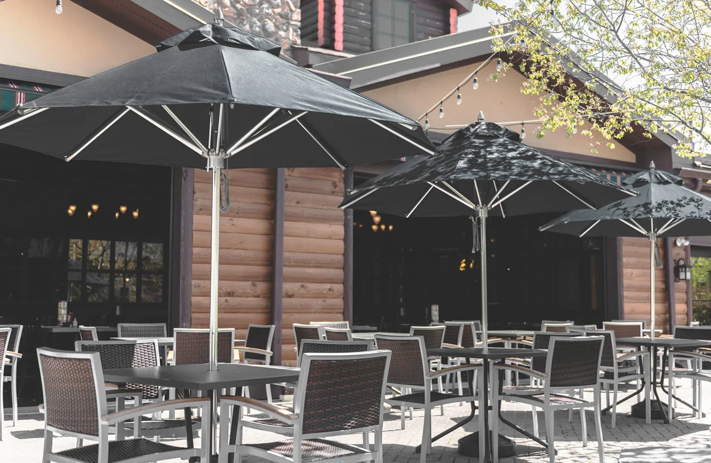 Frankford 854CAM 9' Greenwich Pulley Lift Aluminum Market Umbrella