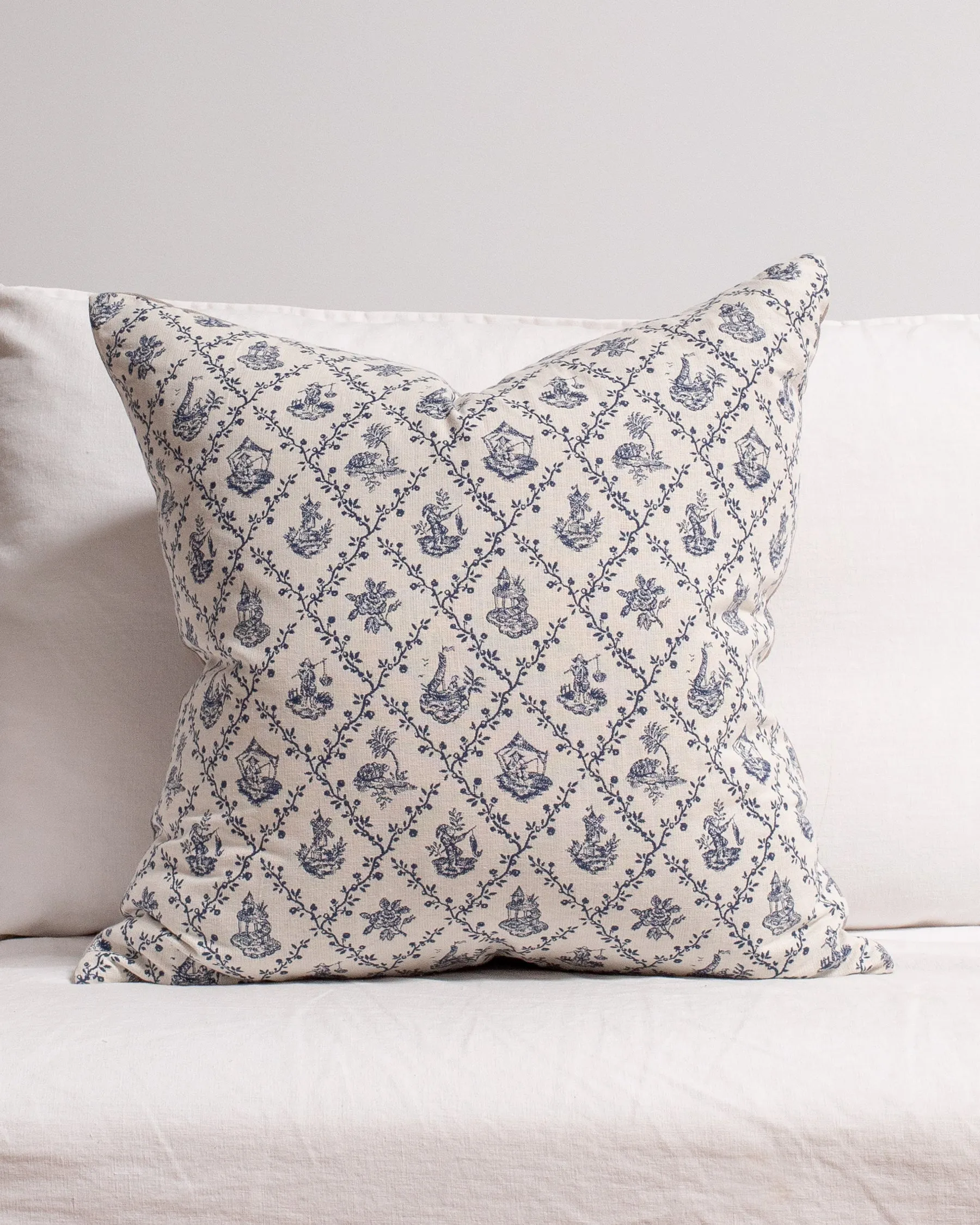 Laurel Pillow II