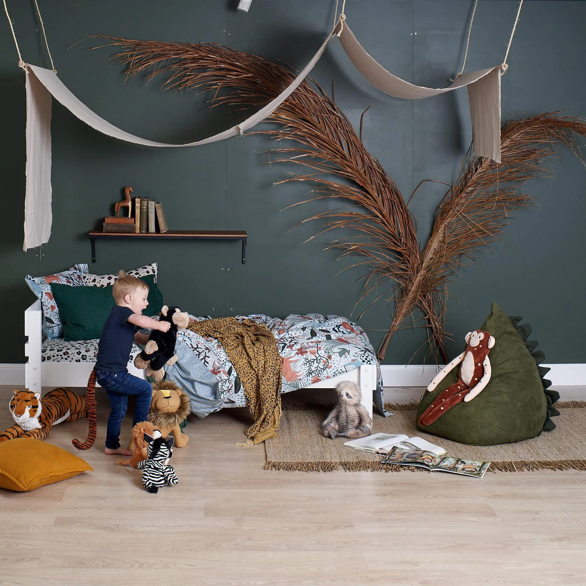 Mid-Line Corner Bunk Bed with Mid-Line Chest