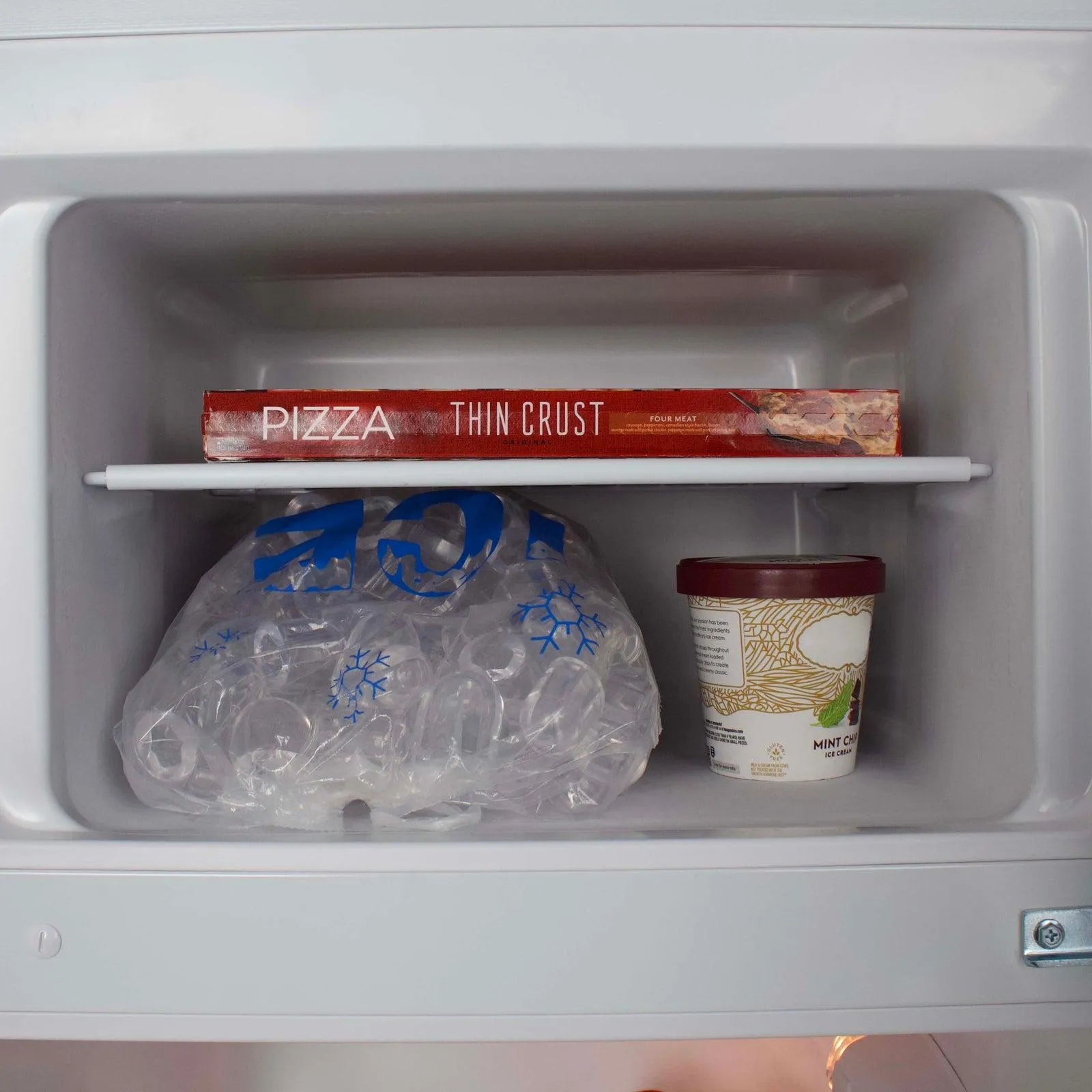 RA733B3S Avanti Apartment Refrigerator, 7.3 cu. ft - Stainless Steel / 7.3 cu. ft.